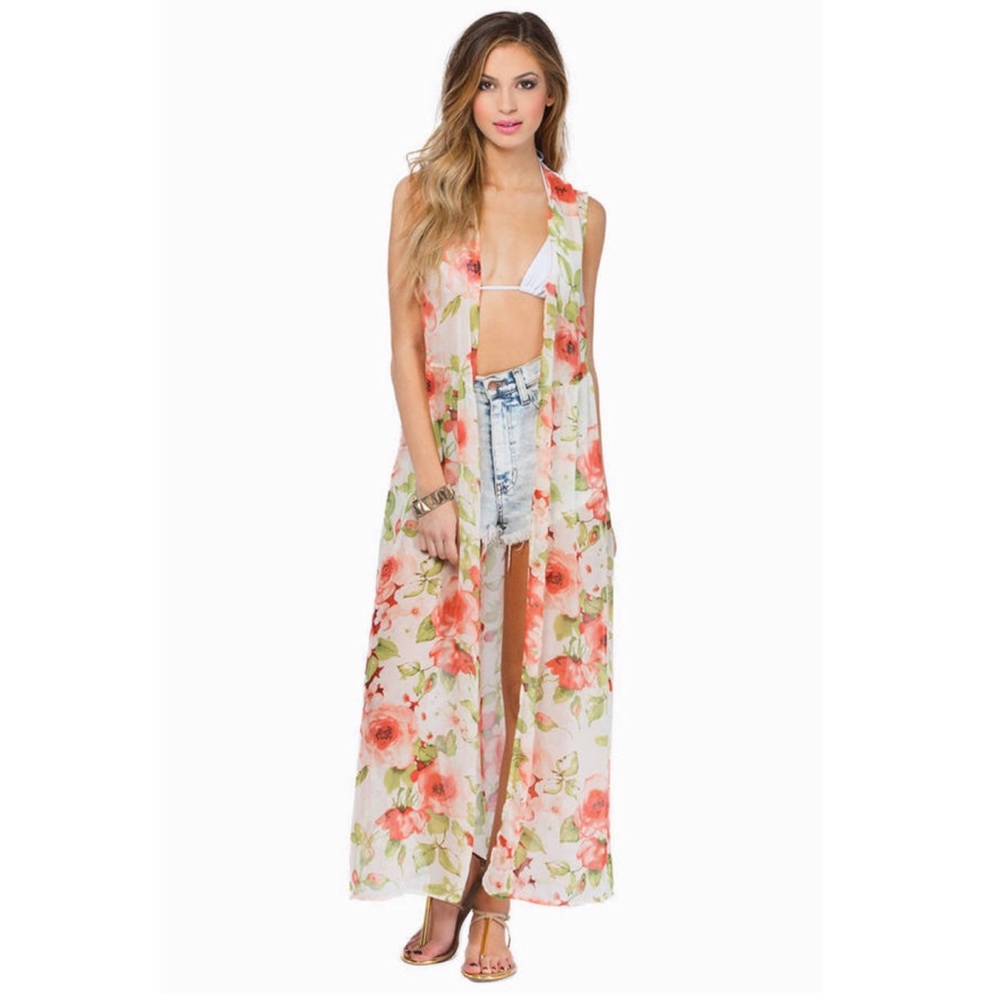 Tobi Floral Kimono - Picture 1 of 4